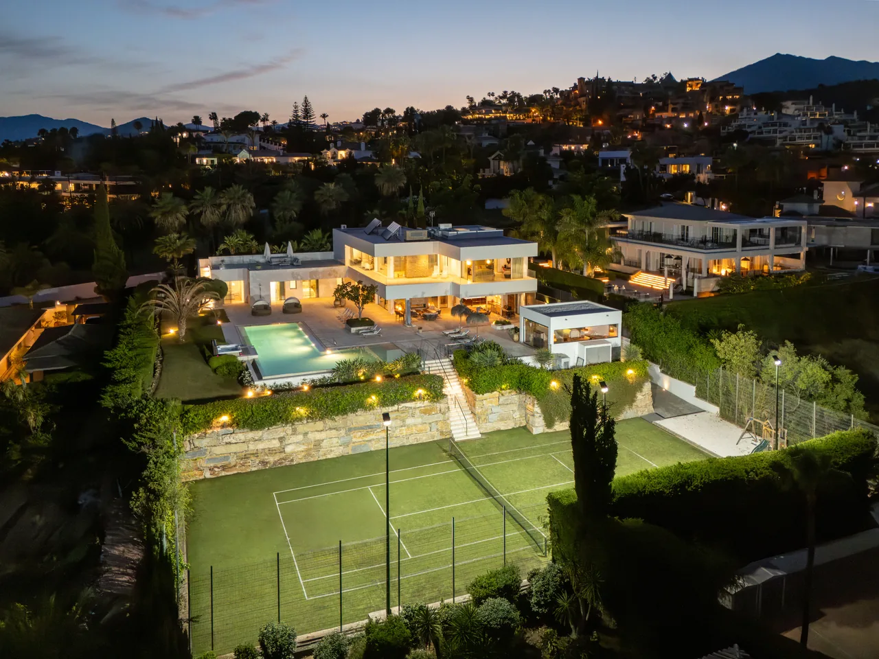 7-bedroom villa in La Cerquilla with private pool and private garden — image 44