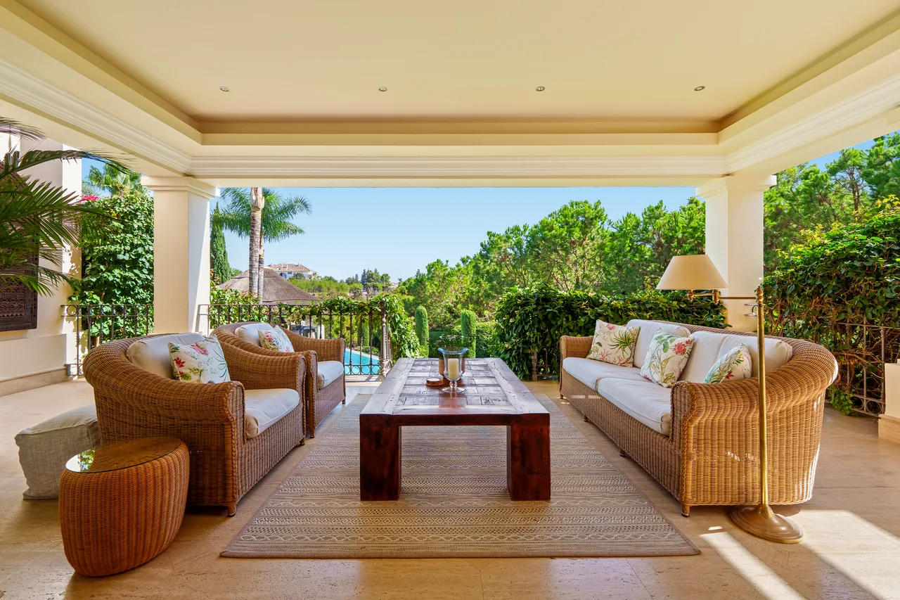 6-bedroom villa in Las Lomas del Marbella Club with private pool and private garden — image 4