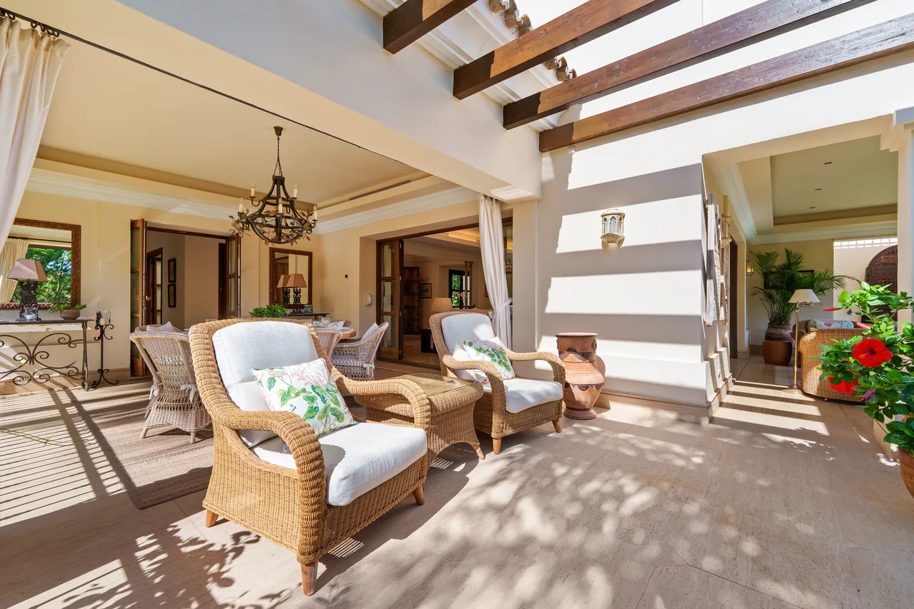 6-bedroom villa in Las Lomas del Marbella Club with private pool and private garden — image 6