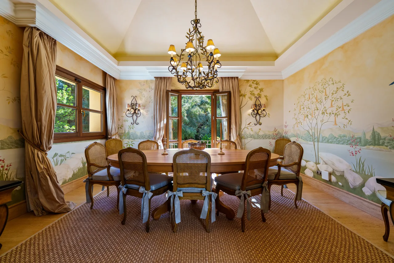 6-bedroom villa in Las Lomas del Marbella Club with private pool and private garden — image 9
