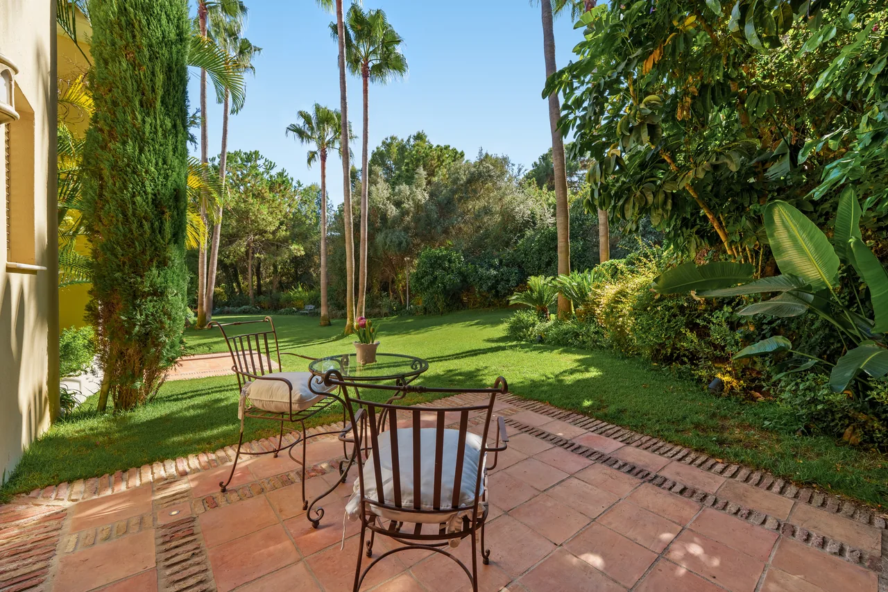 6-bedroom villa in Las Lomas del Marbella Club with private pool and private garden — image 13