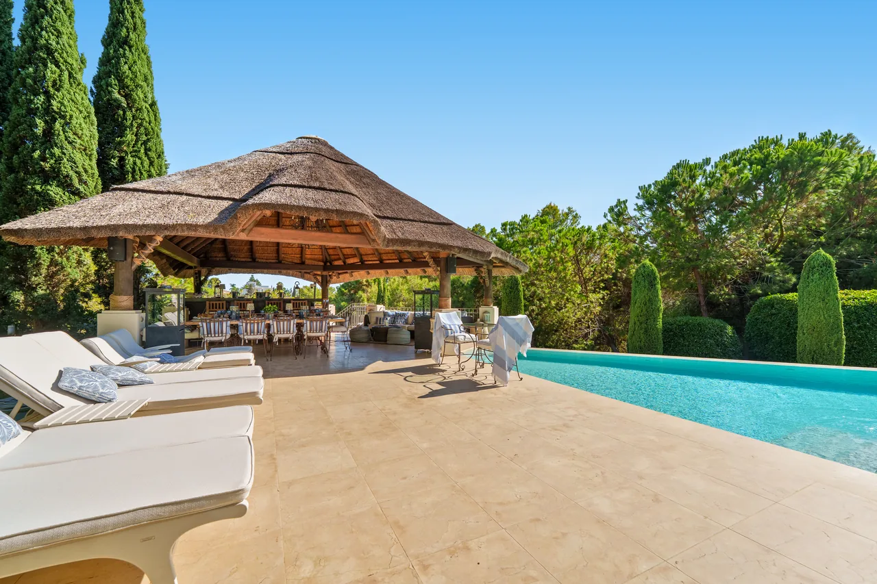 6-bedroom villa in Las Lomas del Marbella Club with private pool and private garden — image 17