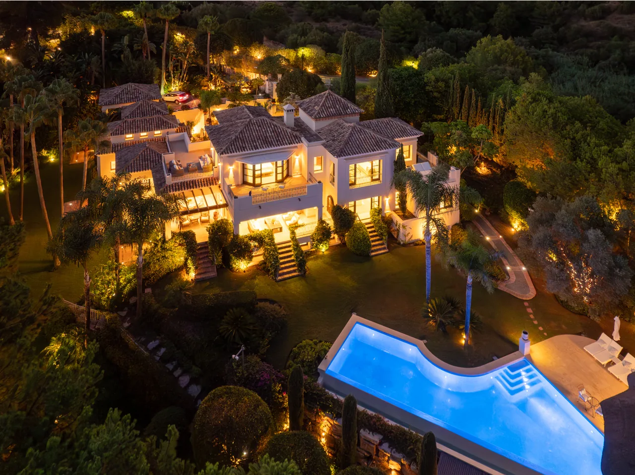 6-bedroom villa in Las Lomas del Marbella Club with private pool and private garden — image 35