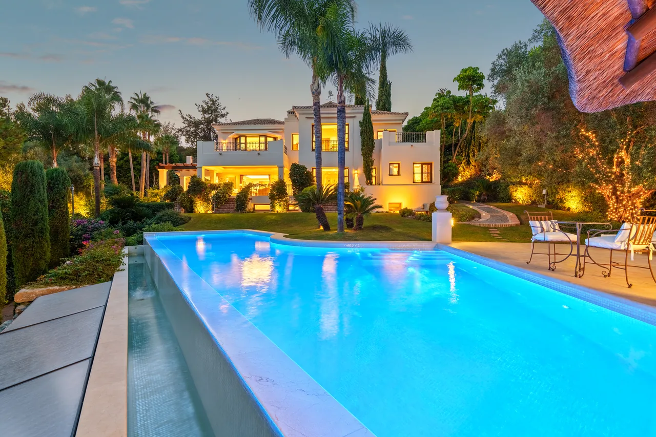 6-bedroom villa in Las Lomas del Marbella Club with private pool and private garden — image 38