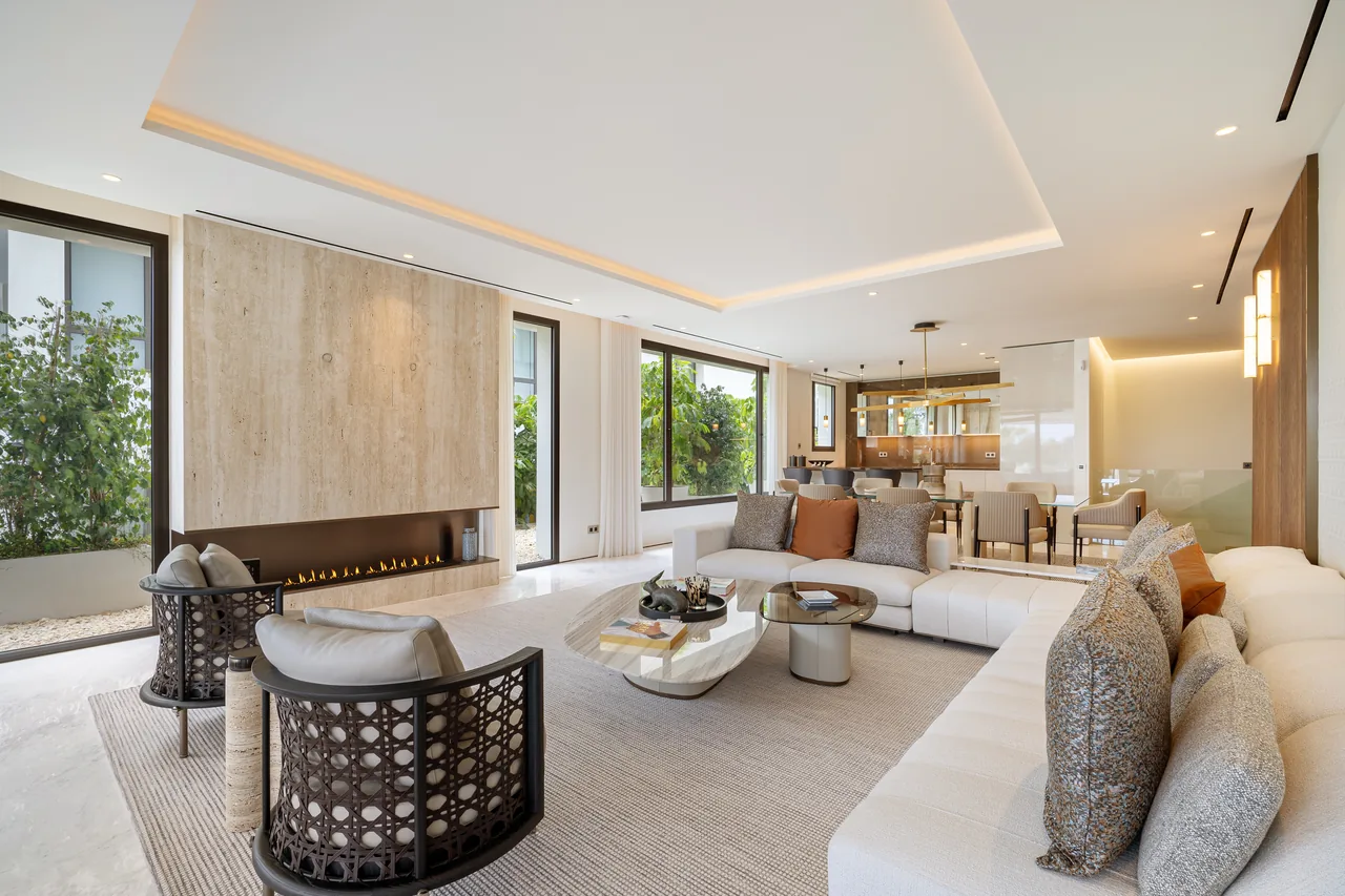 5-bedroom duplex apartment in Marbella Golden Mile with private garden and gated community — image 10