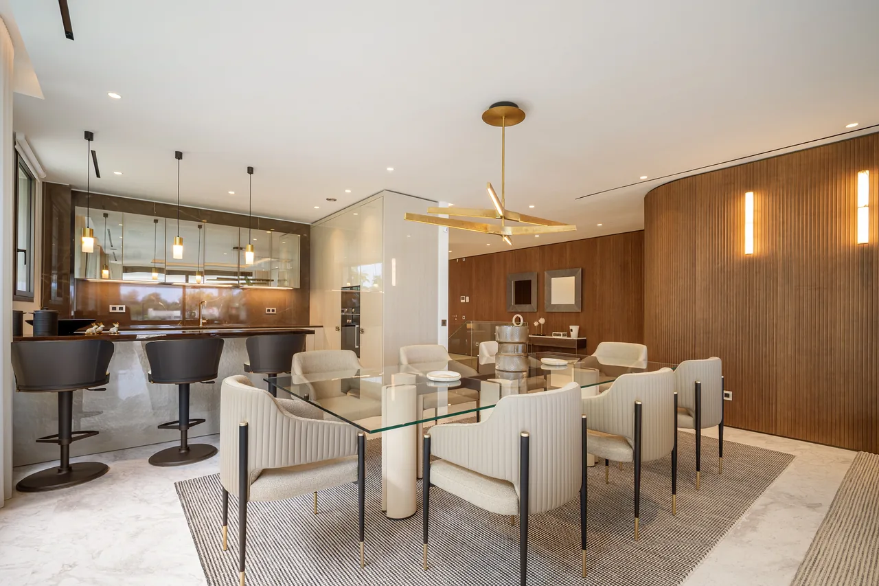 5-bedroom duplex apartment in Marbella Golden Mile with private garden and gated community — image 14