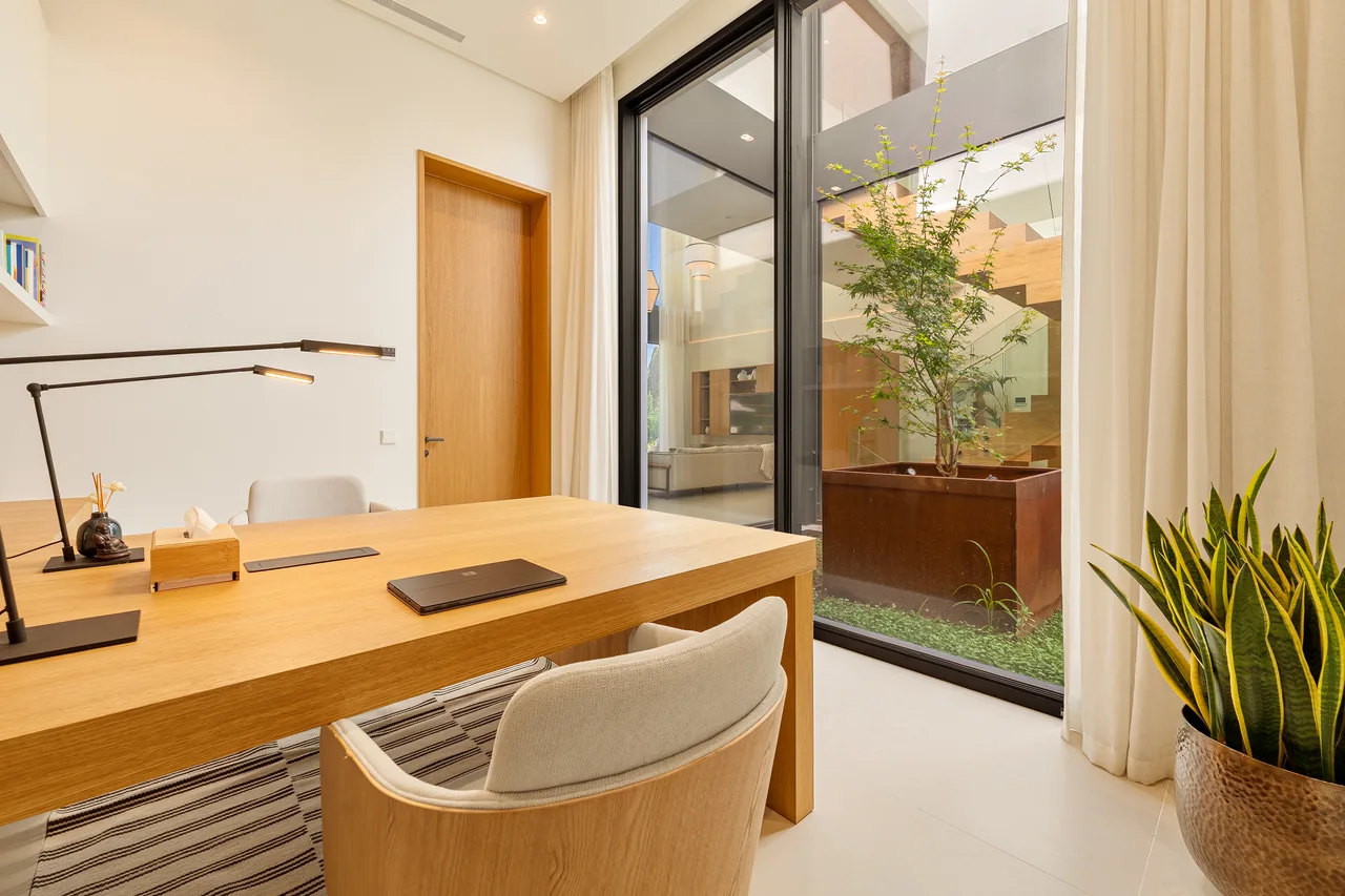 6-bedroom villa in Guadalmina Alta with private pool and private garden — image 18
