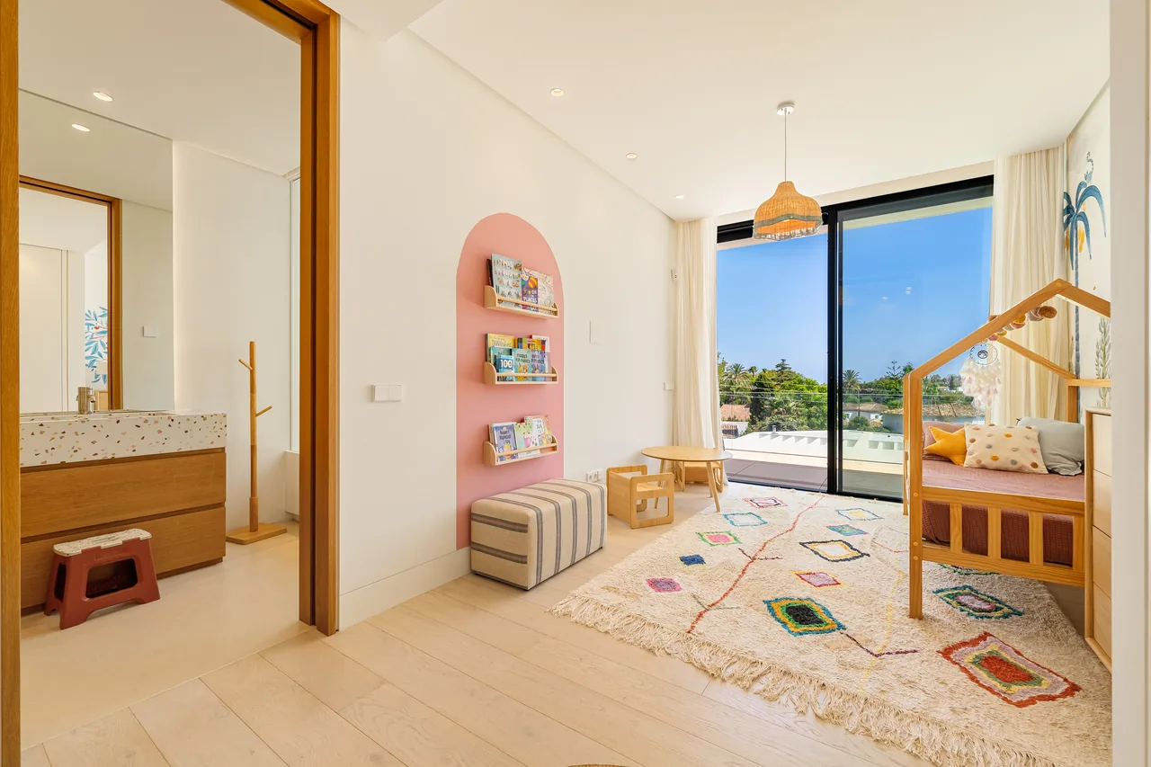6-bedroom villa in Guadalmina Alta with private pool and private garden — image 20