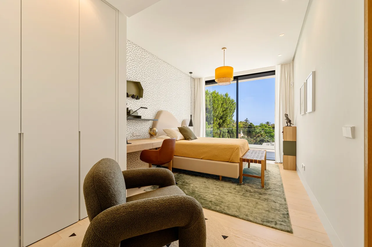 6-bedroom villa in Guadalmina Alta with private pool and private garden — image 28