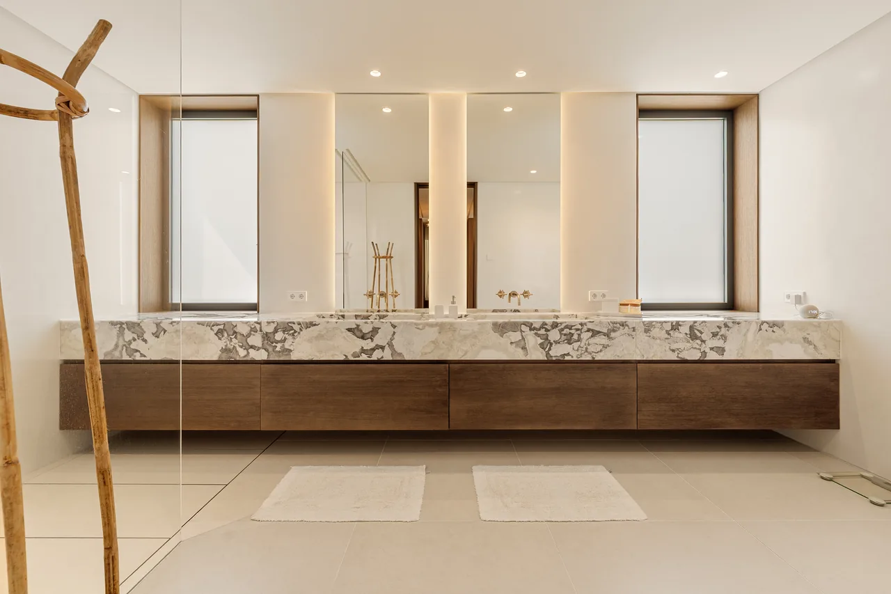6-bedroom villa in Guadalmina Alta with private pool and private garden — image 31