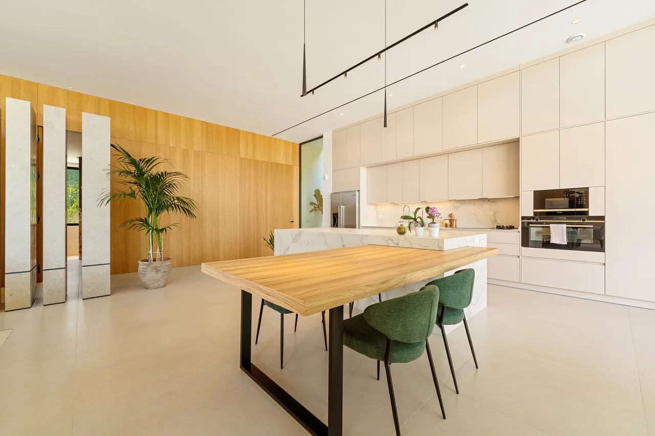 6-bedroom villa in Guadalmina Alta with private pool and private garden — image 40