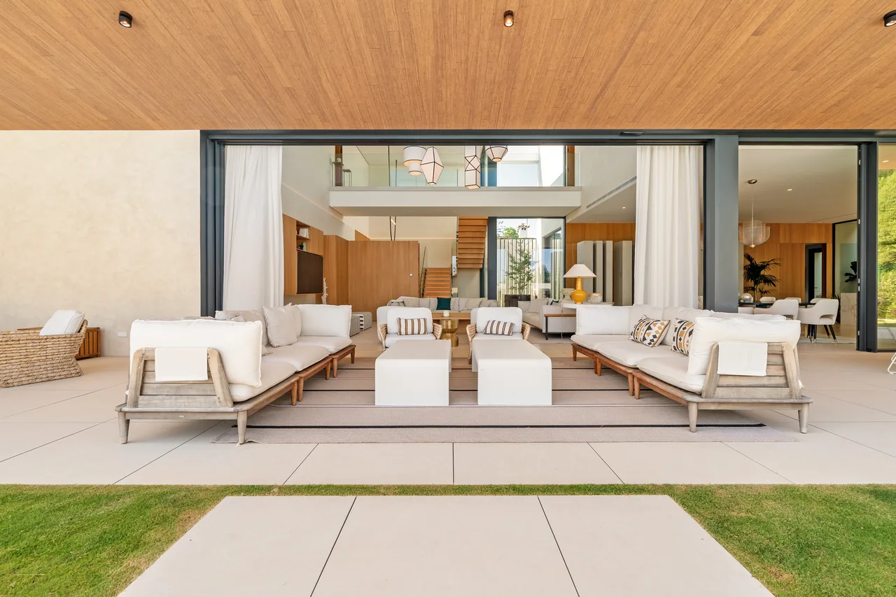 6-bedroom villa in Guadalmina Alta with private pool and private garden — image 56