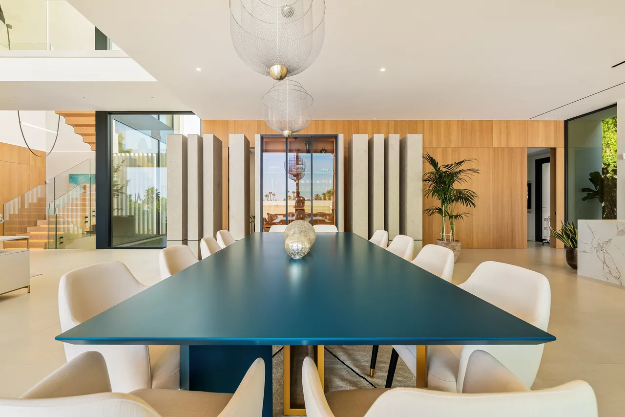 6-bedroom villa in Guadalmina Alta with private pool and private garden — image 57