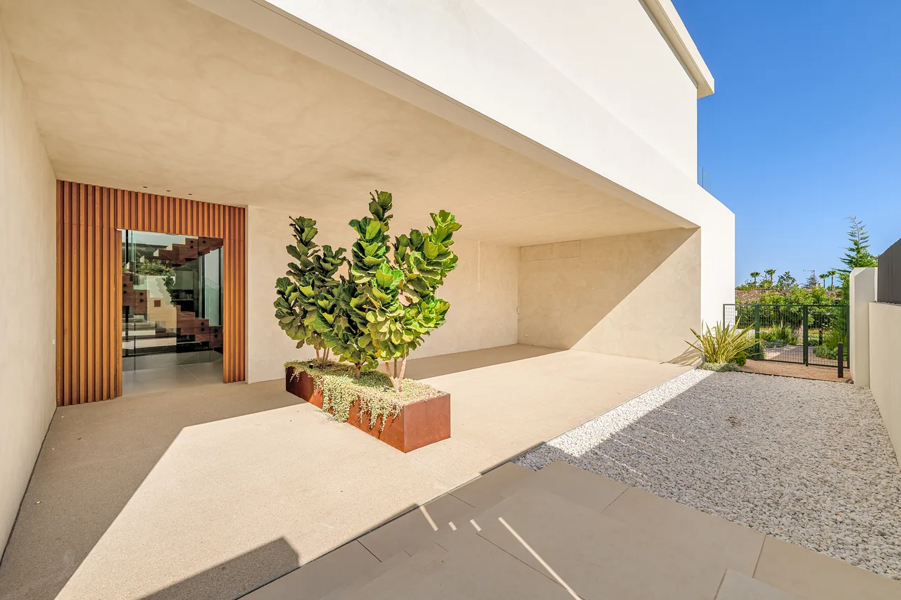 6-bedroom villa in Guadalmina Alta with private pool and private garden — image 60