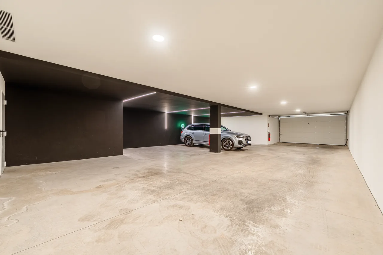 6-bedroom villa in Guadalmina Alta with private pool and private garden — image 62