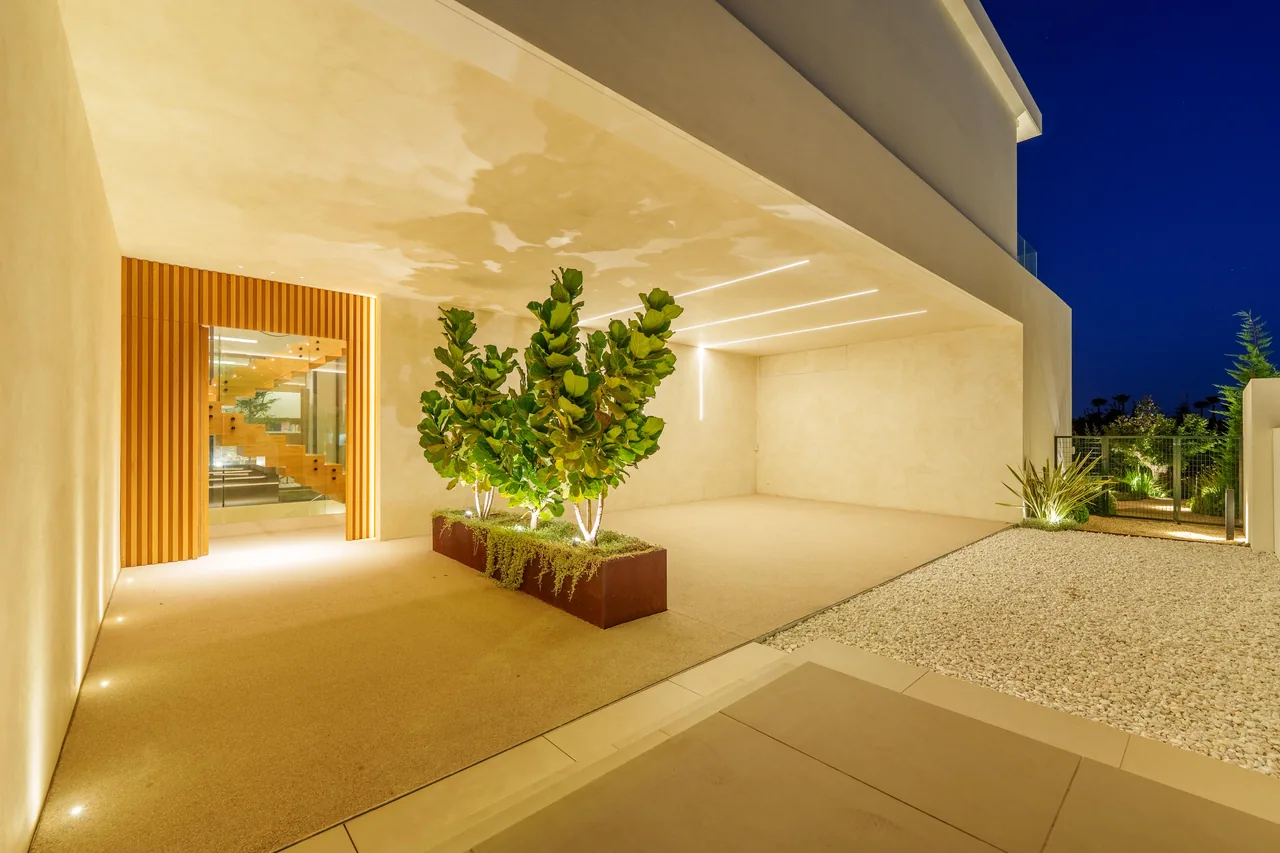 6-bedroom villa in Guadalmina Alta with private pool and private garden — image 77
