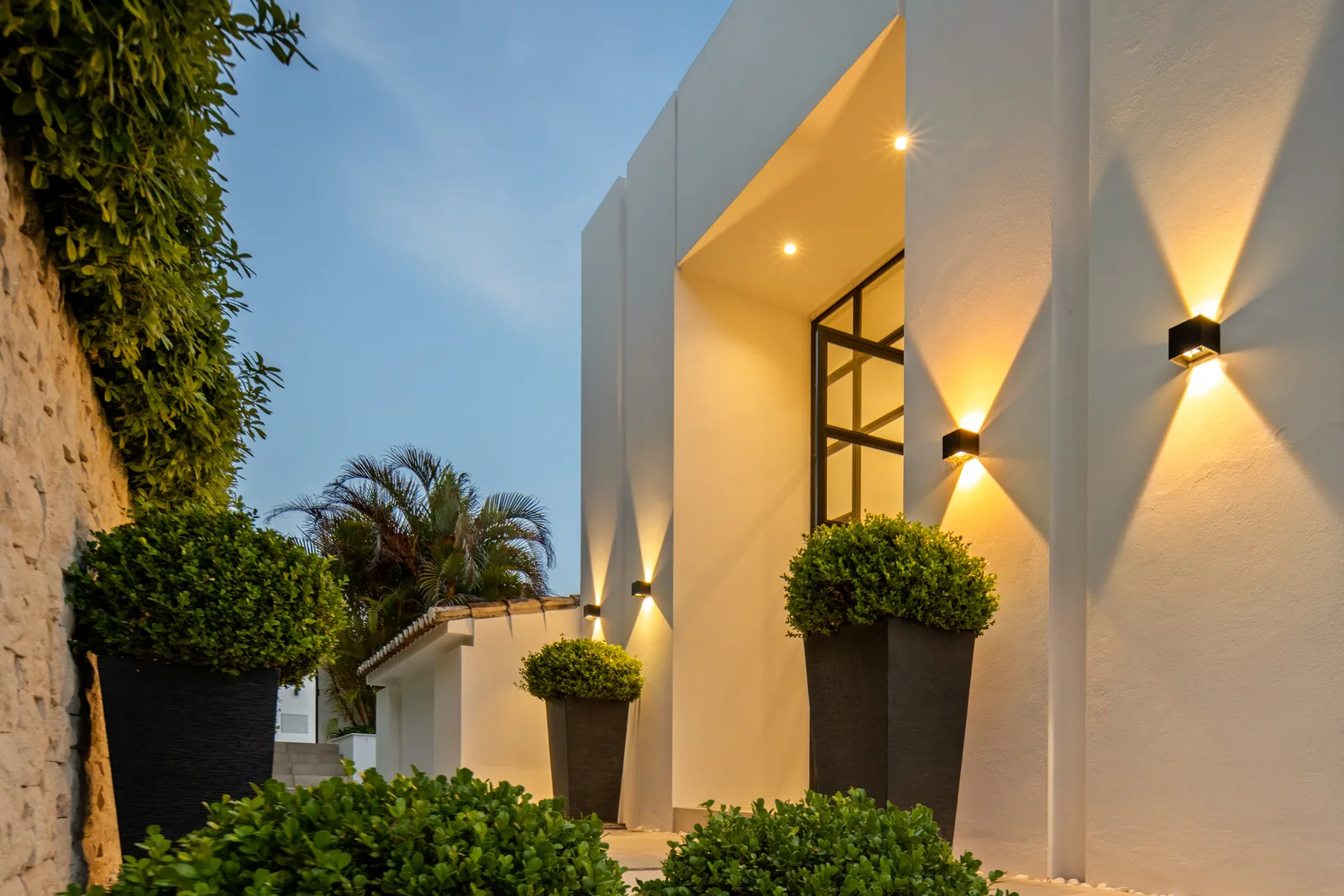 Hill Club 36, five-bedroom villa in Nueva Andalucía - image 2
