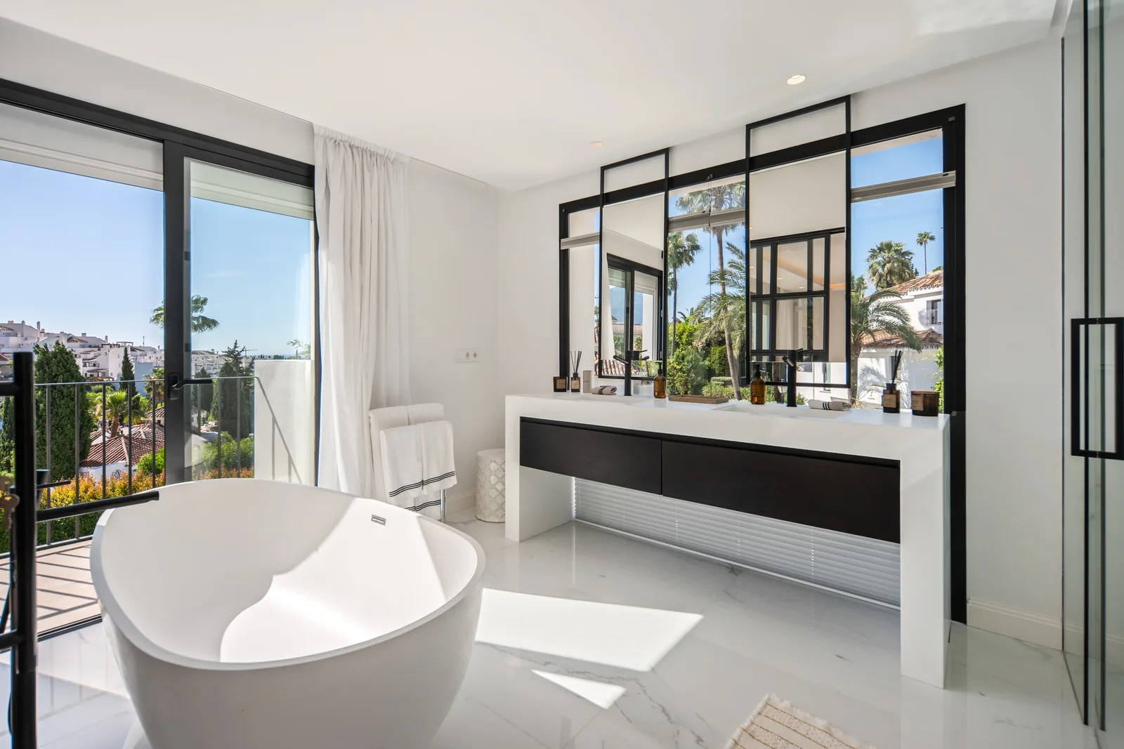 Hill Club 36, five-bedroom villa in Nueva Andalucía - image 18