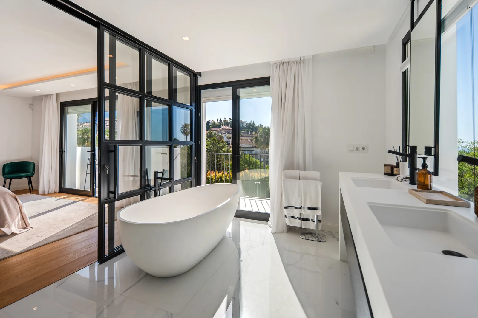 Hill Club 36, five-bedroom villa in Nueva Andalucía - image 19