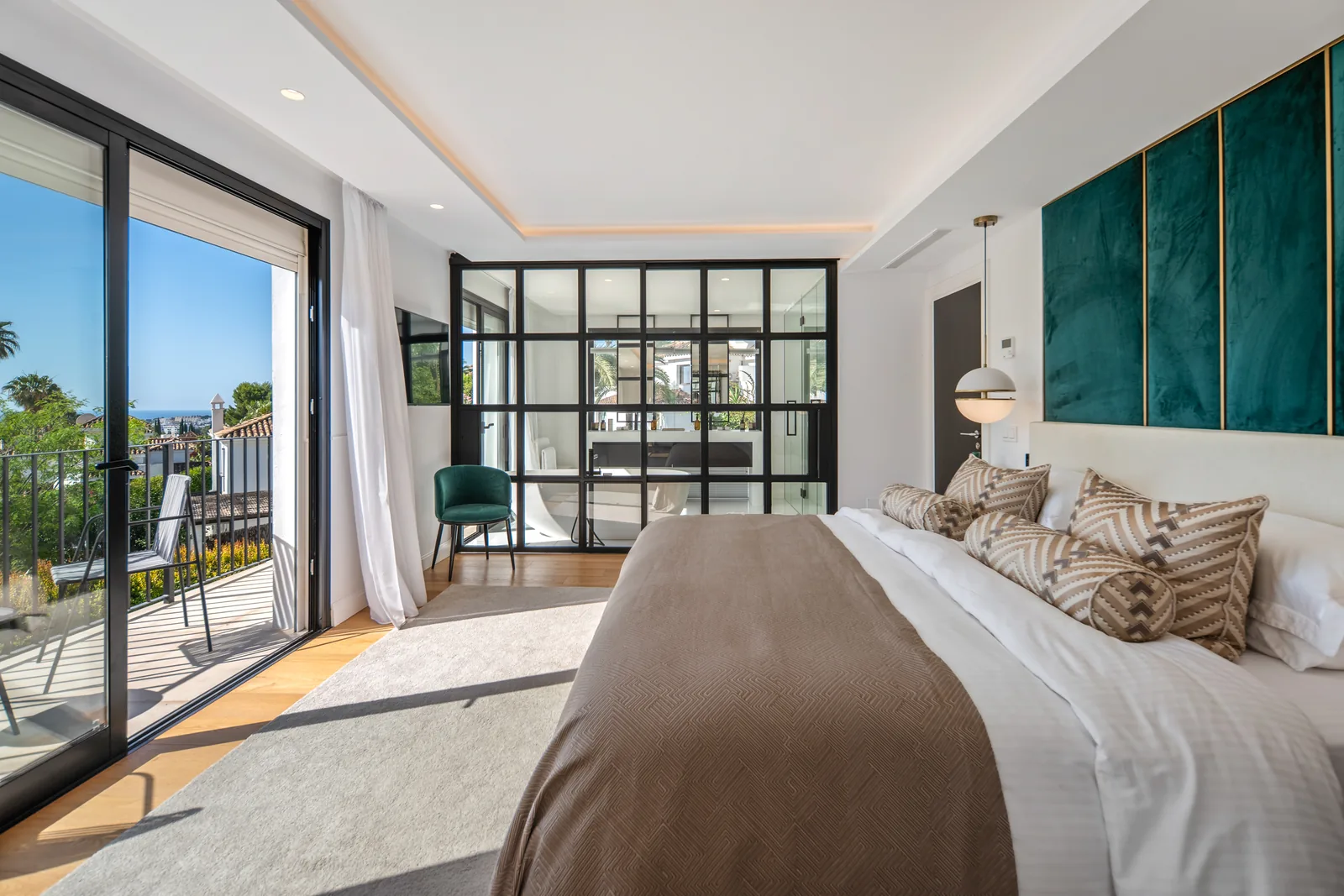 Hill Club 36, five-bedroom villa in Nueva Andalucía - image 24