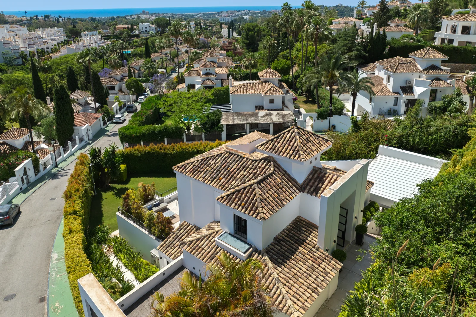 Hill Club 36, five-bedroom villa in Nueva Andalucía - image 57