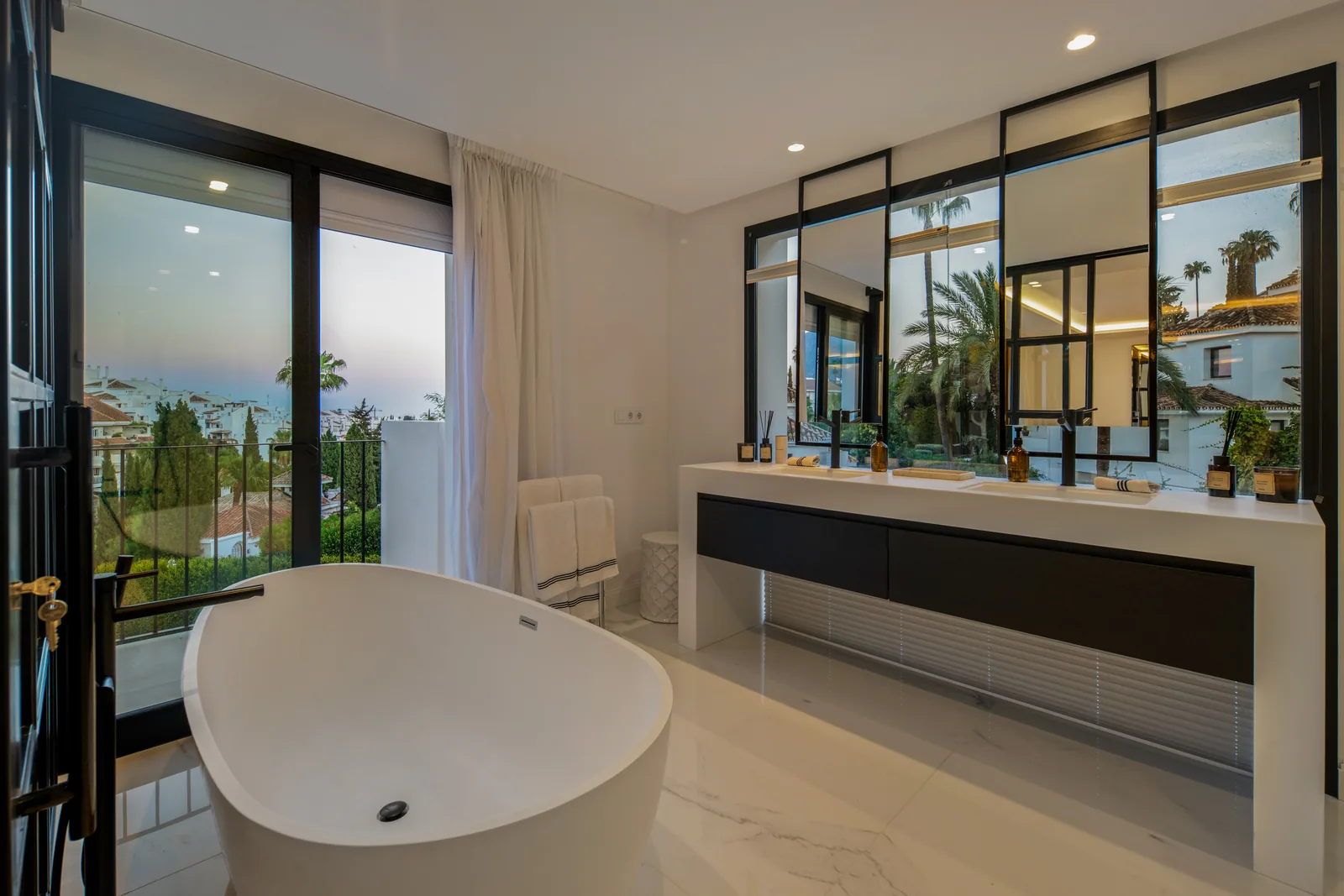Hill Club 36, five-bedroom villa in Nueva Andalucía - image 58