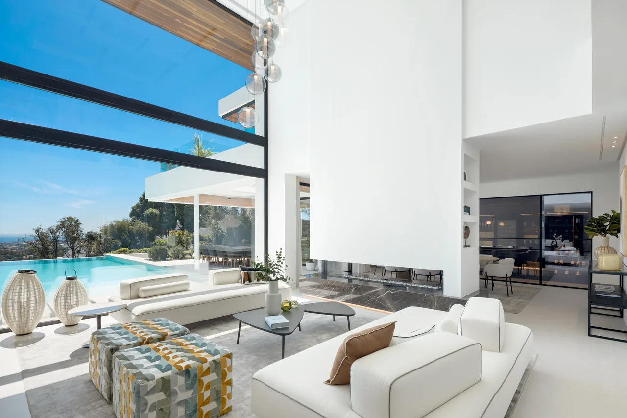 6-bedroom villa in Lomas de La Quinta with private pool and private garden — image 21