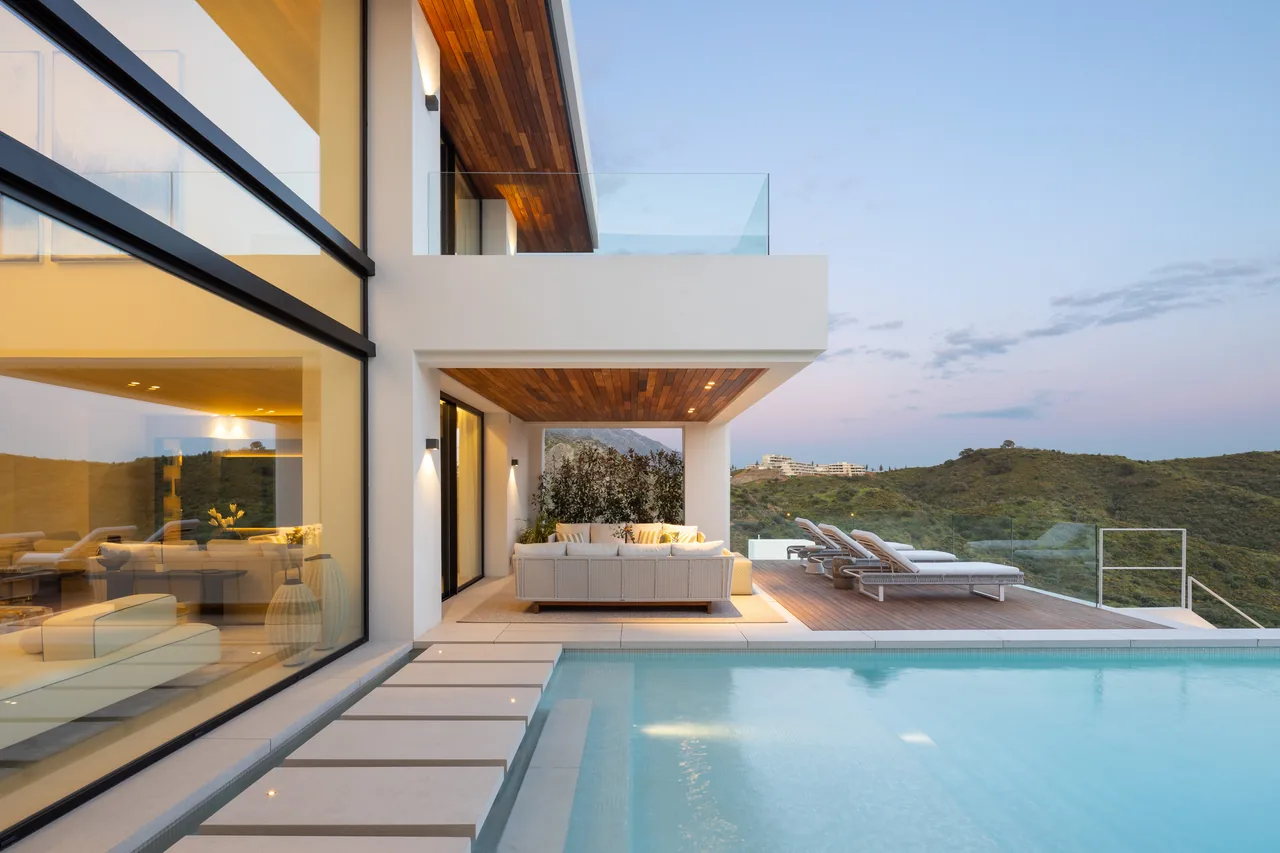 6-bedroom villa in Lomas de La Quinta with private pool and private garden — image 28