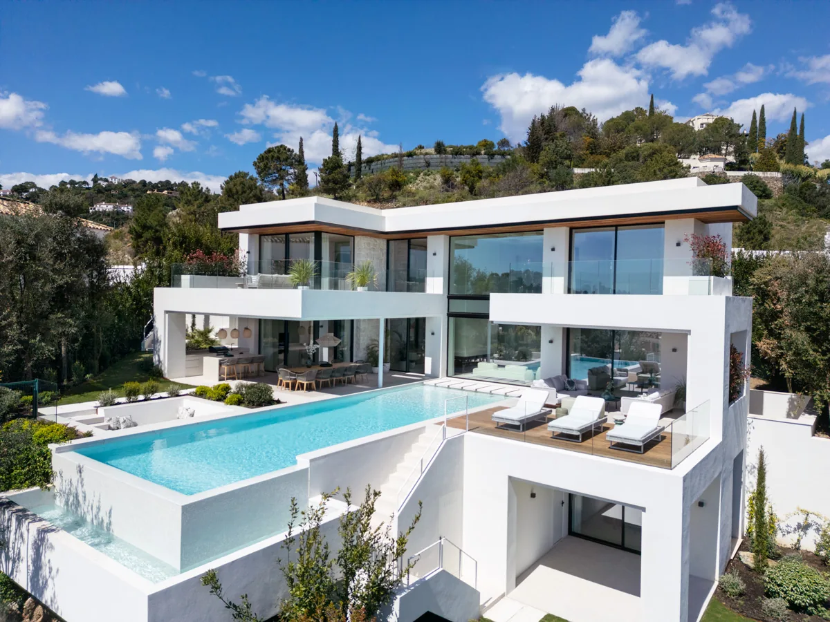 6-bedroom villa in Lomas de La Quinta with private pool and private garden — image 33