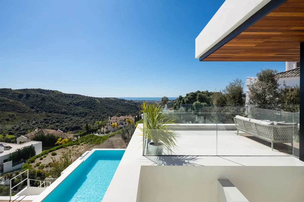 6-bedroom villa in Lomas de La Quinta with private pool and private garden — image 41
