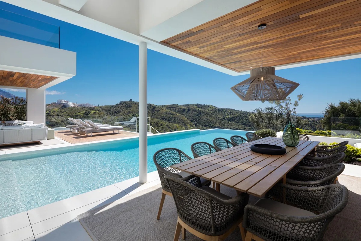 6-bedroom villa in Lomas de La Quinta with private pool and private garden — image 47