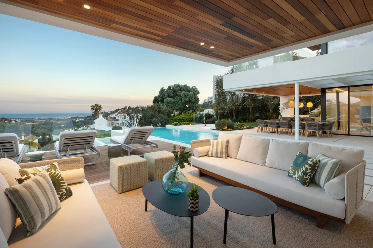 6-bedroom villa in Lomas de La Quinta with private pool and private garden — image 63