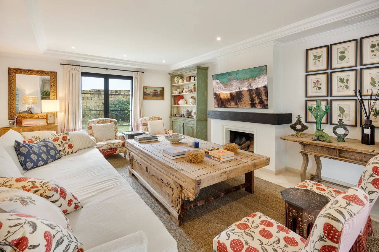 4-bedroom villa in La Quinta with private pool and private garden — image 16
