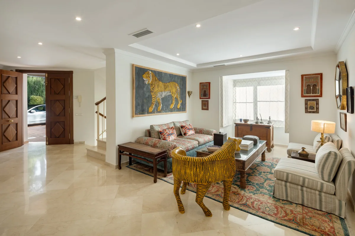 4-bedroom villa in La Quinta with private pool and private garden — image 37