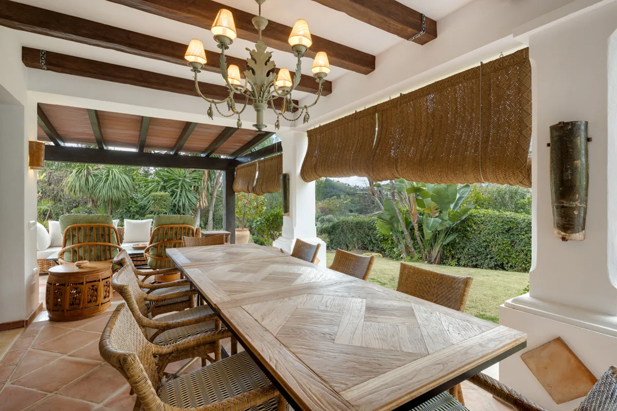 4-bedroom villa in La Quinta with private pool and private garden — image 43