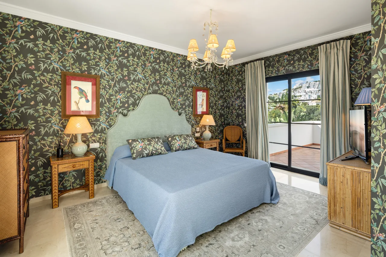 4-bedroom villa in La Quinta with private pool and private garden — image 54