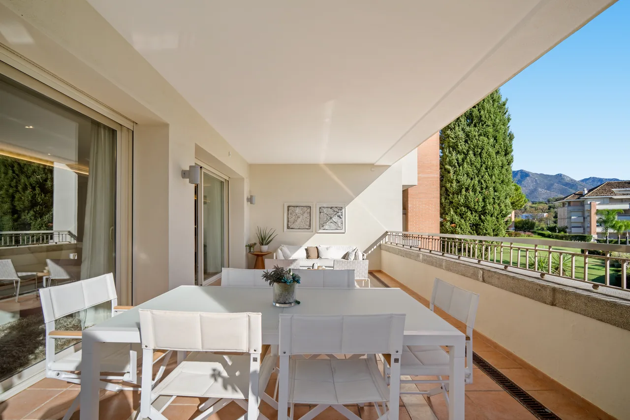 4-bedroom apartment in La Trinidad with gated community — image 2