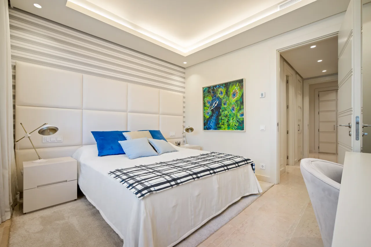 4-bedroom apartment in La Trinidad with gated community — image 21