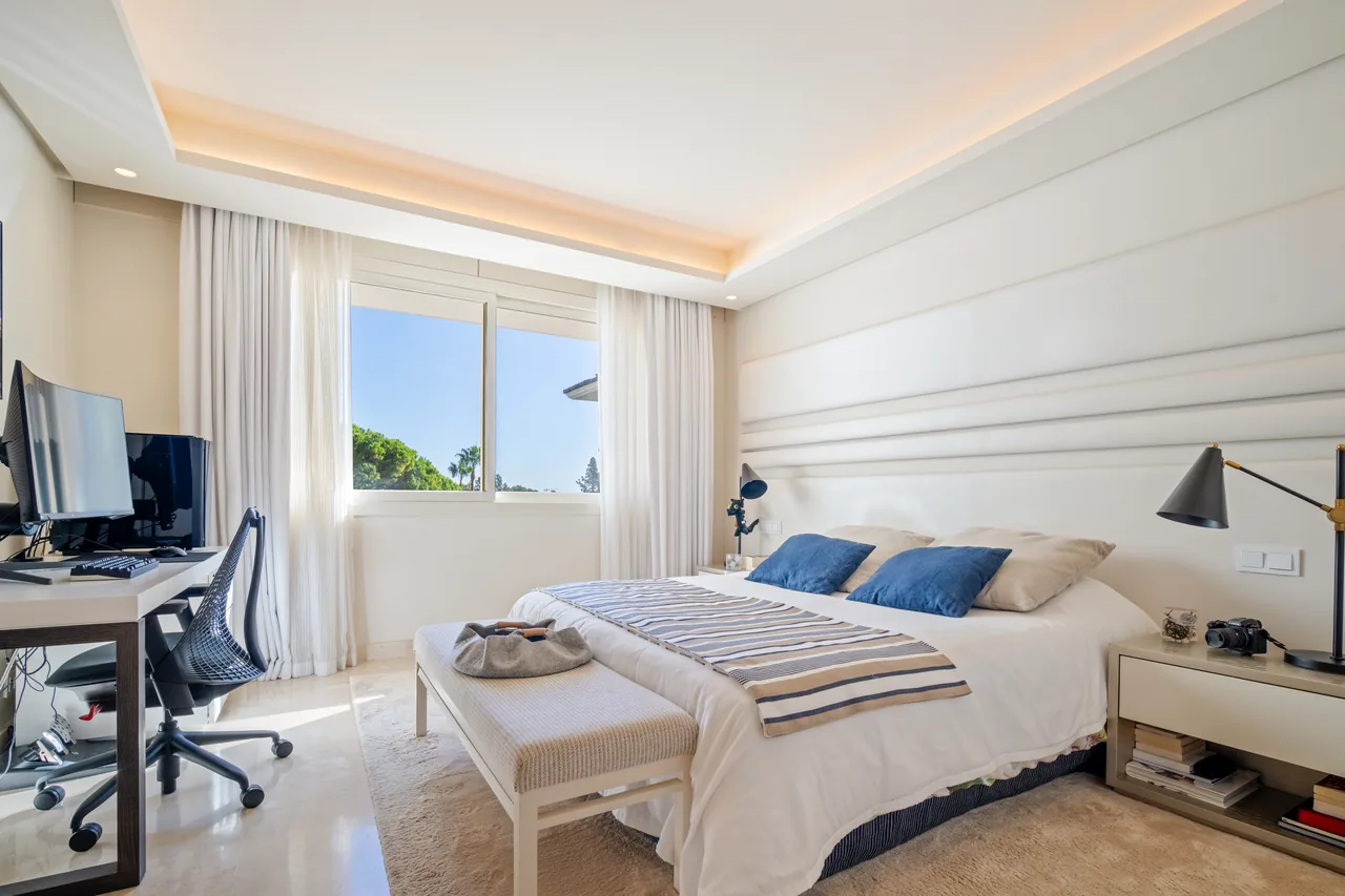 4-bedroom apartment in La Trinidad with gated community — image 28