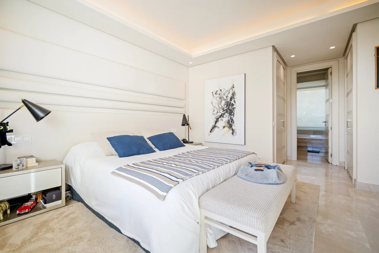 4-bedroom apartment in La Trinidad with gated community — image 29