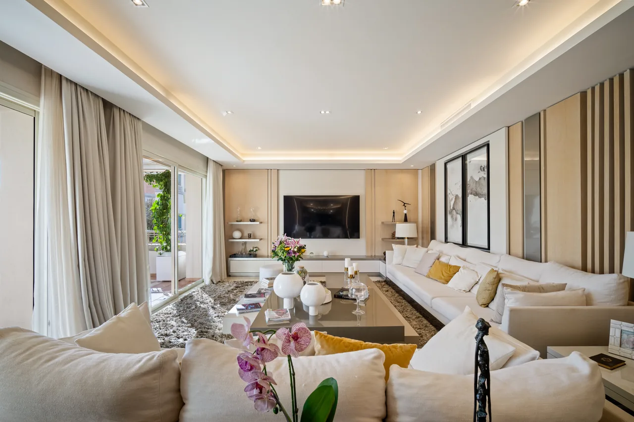 4-bedroom apartment in La Trinidad with gated community — image 35