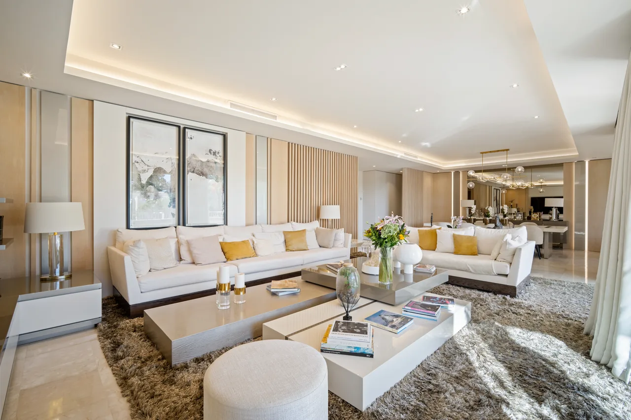 4-bedroom apartment in La Trinidad with gated community — image 36