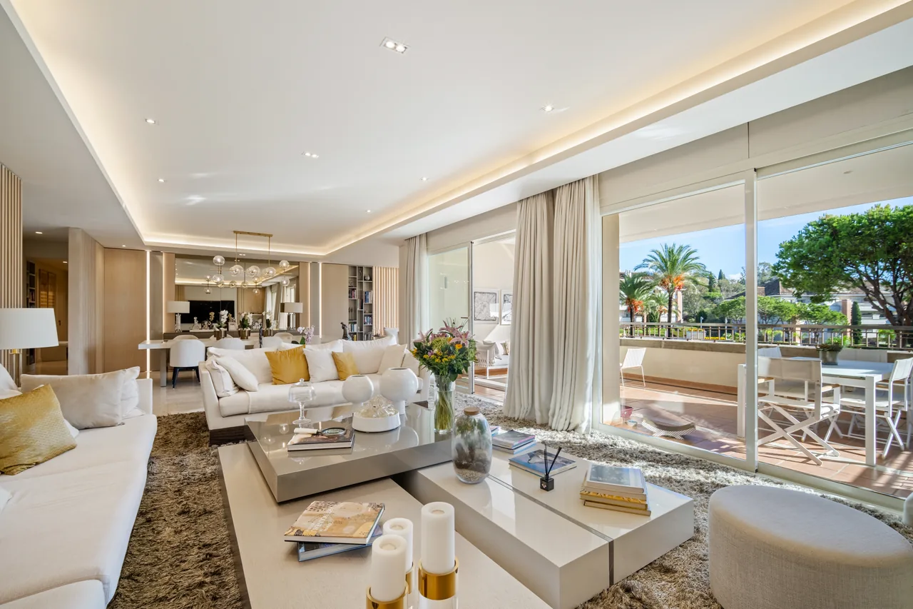 4-bedroom apartment in La Trinidad with gated community — image 37