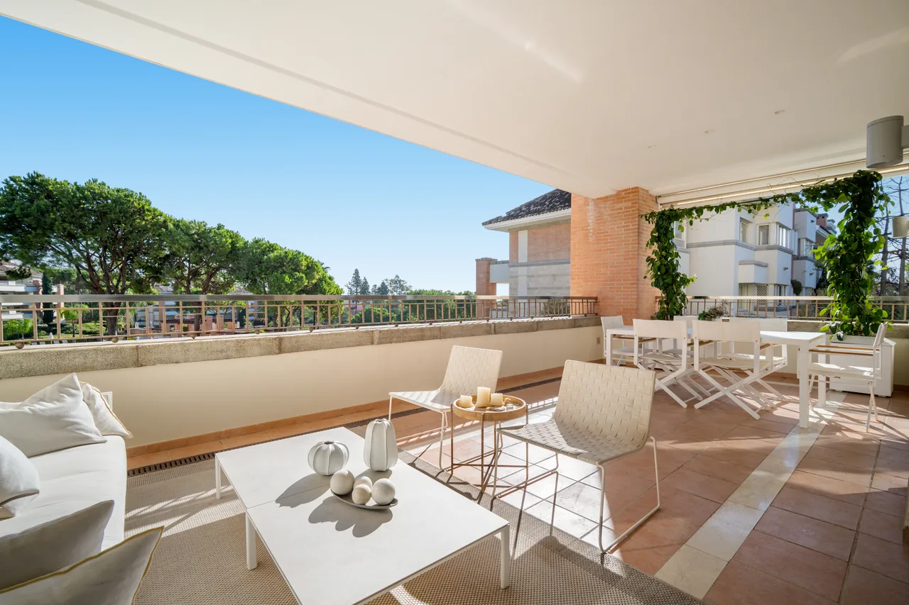 4-bedroom apartment in La Trinidad with gated community — image 38