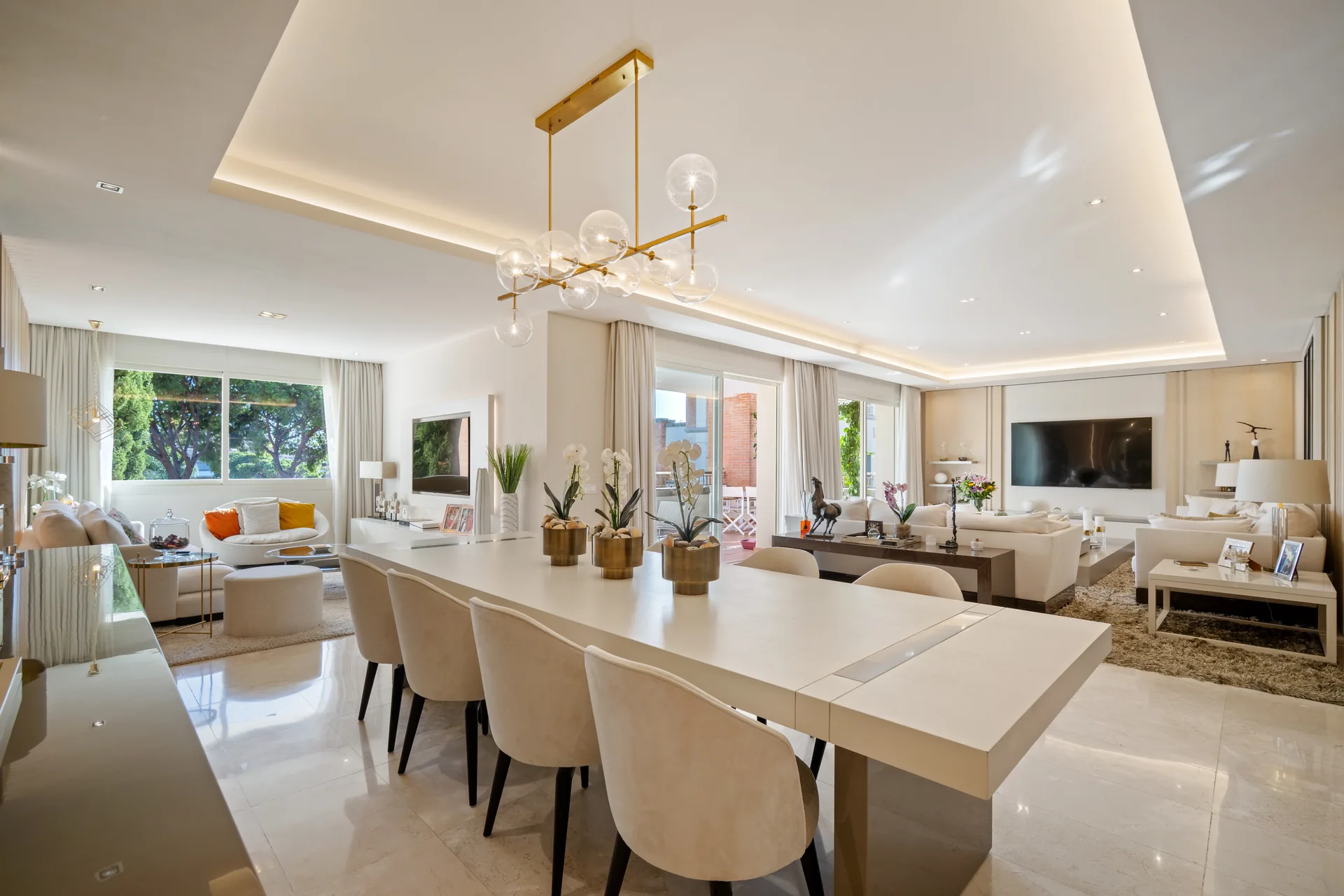 4-bedroom apartment in La Trinidad with gated community — image 43