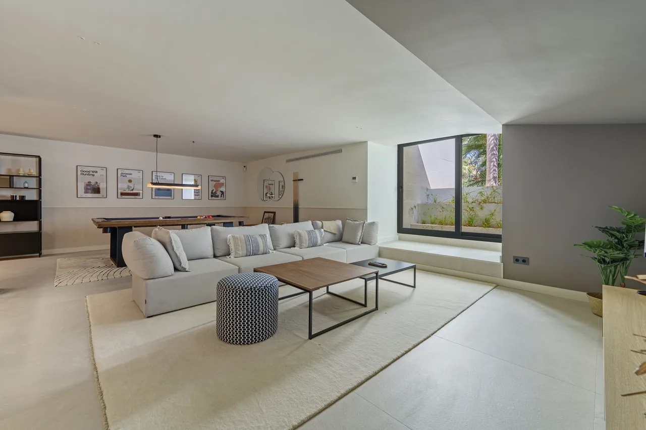 5-bedroom villa in Las Chapas with private pool and private garden — image 7