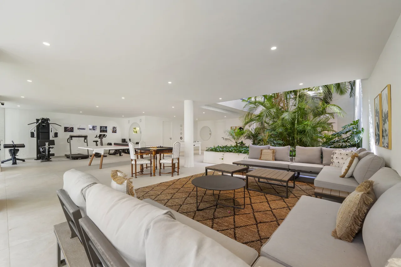 5-bedroom villa in Las Chapas with private pool and private garden — image 10