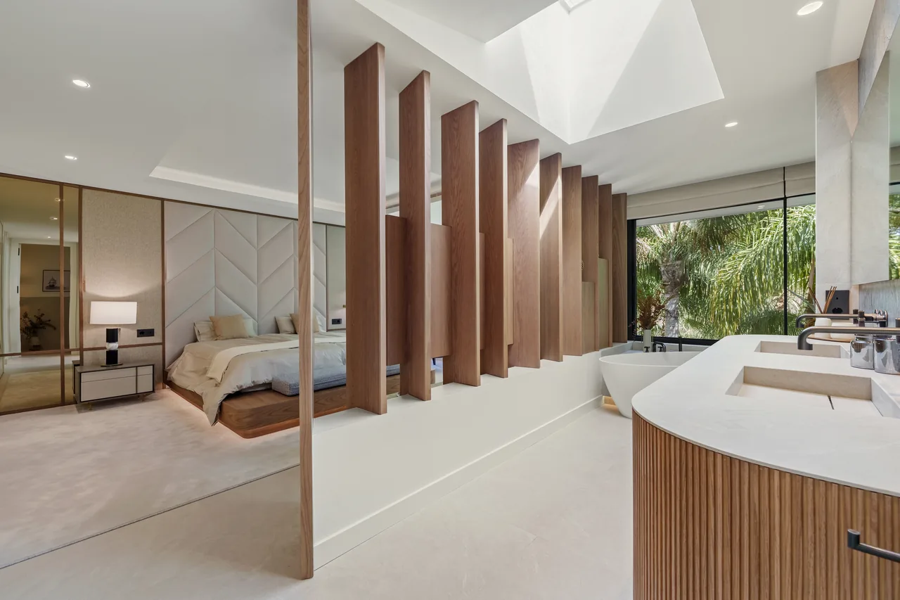 5-bedroom villa in Las Chapas with private pool and private garden — image 11