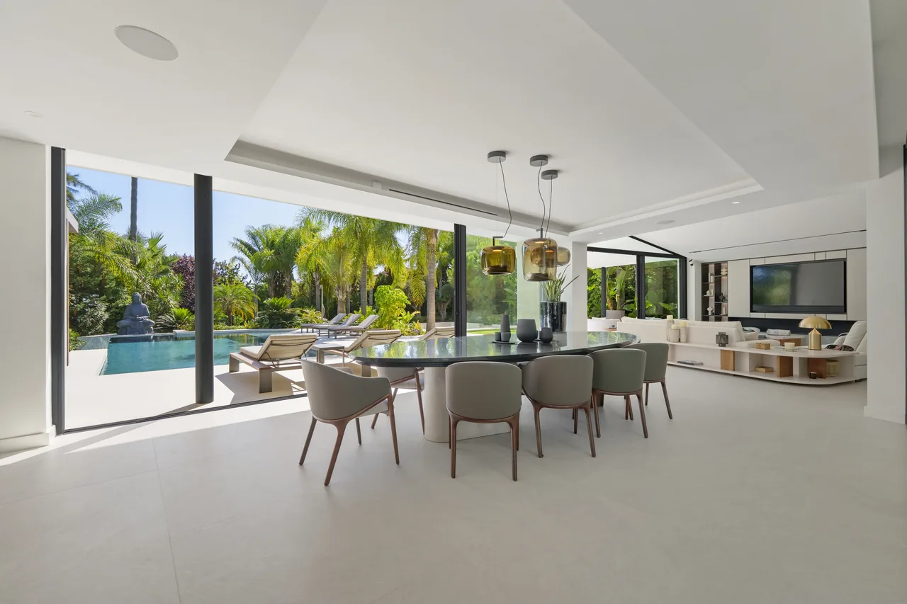 5-bedroom villa in Las Chapas with private pool and private garden — image 12
