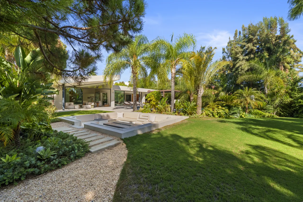 5-bedroom villa in Las Chapas with private pool and private garden — image 25